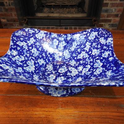Blue and white floral bowl