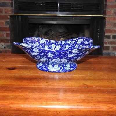 Blue and white floral bowl
