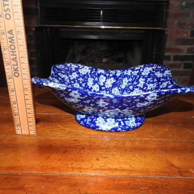 Blue and white floral bowl