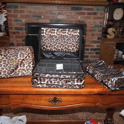 Jewelry keeper set