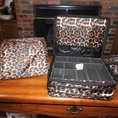 Jewelry keeper set