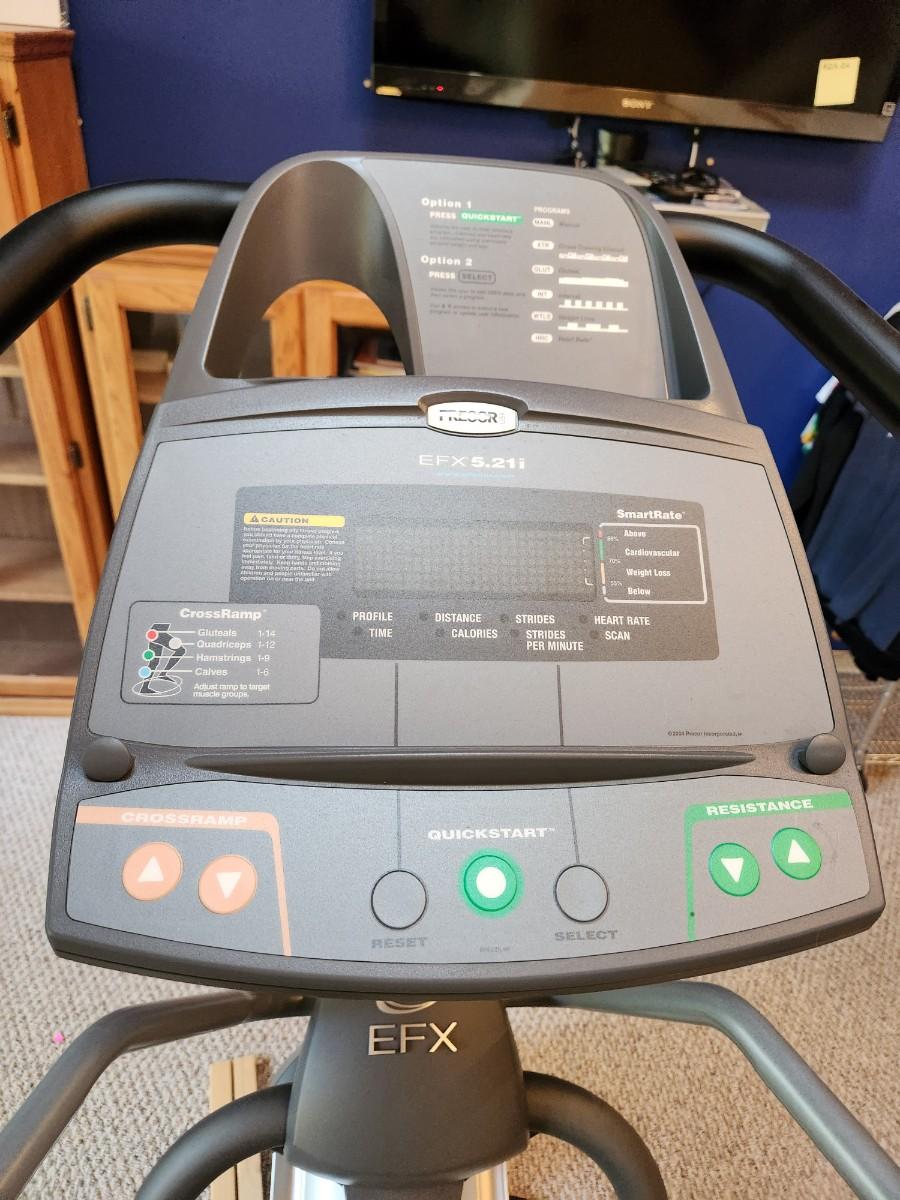 PRECOR EFX 5.21I ELIPTICAL GRADE EQUIPMENT