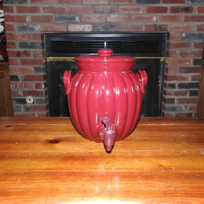 Beverage dispenser crock
