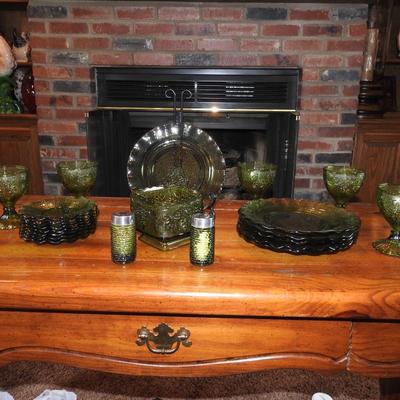 Avocado green dish set