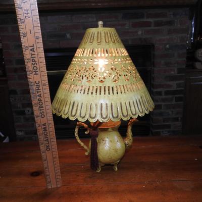 Teapot lamp