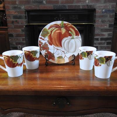 Cookie plate with coffee cups