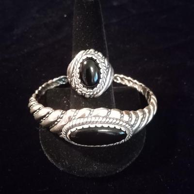 STERLING SILVER BRACELET WITH A BLACK STONE AND MATCHING RING