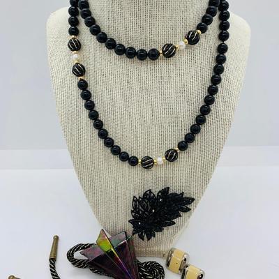 LOT 20R: Black Glass Pearl & Bead Necklace 16