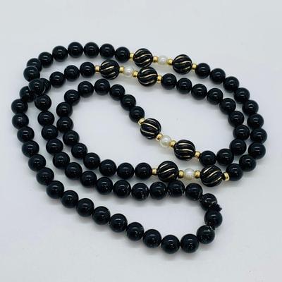 LOT 20R: Black Glass Pearl & Bead Necklace 16