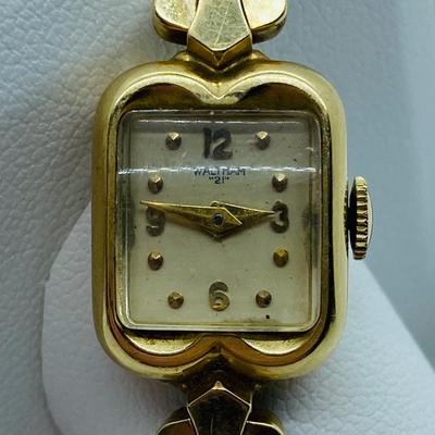 LOT 48C: Vintage Waltham Ladies Watch 