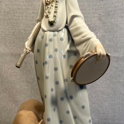 Vintage Large Lladro Gypsy Women With Bear # 4919 Figurine