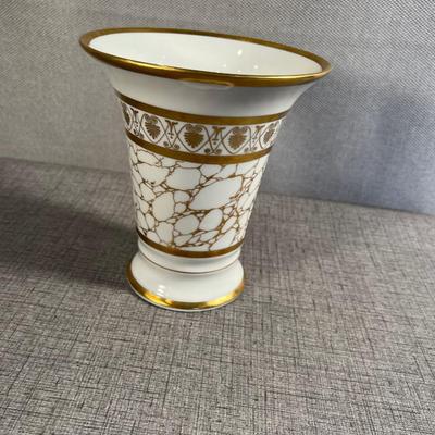 Mottahedah Design Porcelain Vase Germany Seashells
