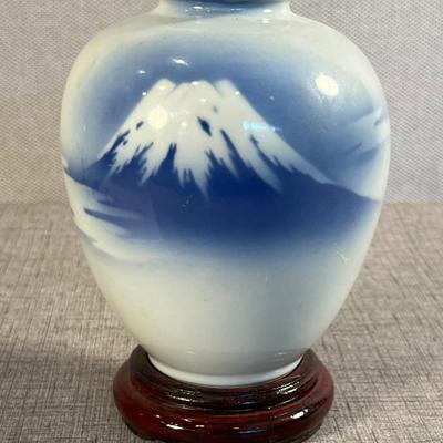 Mount Fuji Vase 6