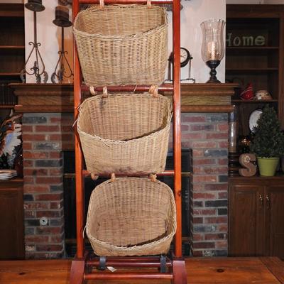 Basket stand