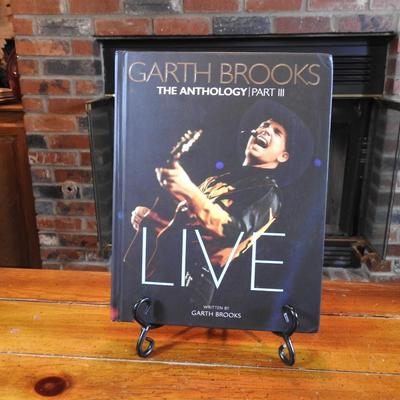 Garth Brooks Live book with CDs