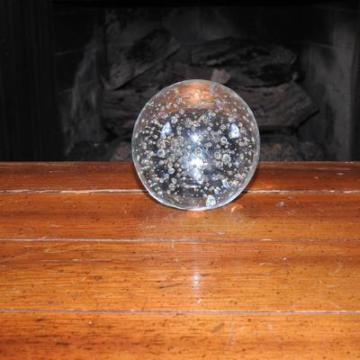 Bubble ball paper weight