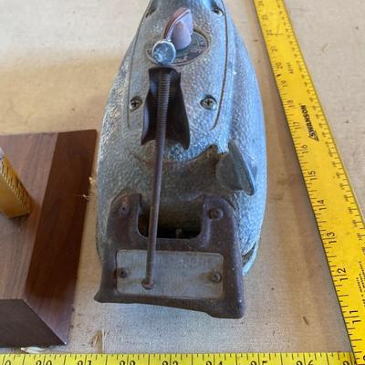 Clothes iron