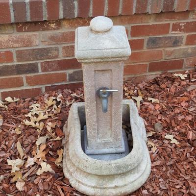 Garden water fountain