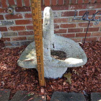 Concrete basket