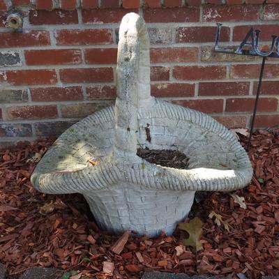 Concrete basket