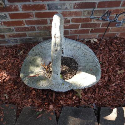 Concrete basket