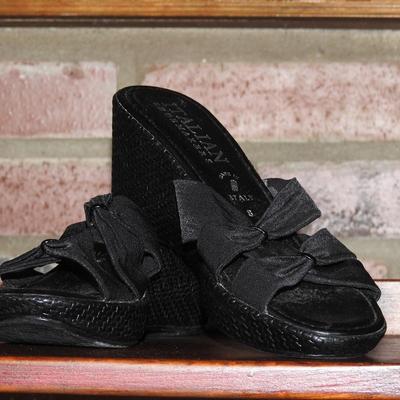 Women's shoes size 8