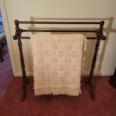Tell City Chair Co. Quilt Rack & Crochet Bed Spread (GBC-DW)