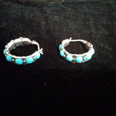 LADIES TURQUOISE AND STERLING RING AND EARRINGS