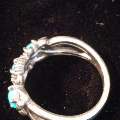 STERLING AND TURQUOISE LADIES RING