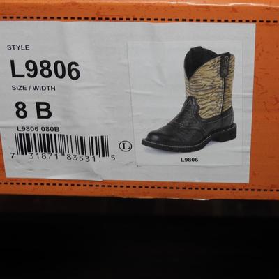 Women's boot size 8M