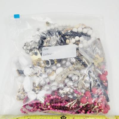 BAG OF PARTS, PIECES & BEADS OF JEWERLY