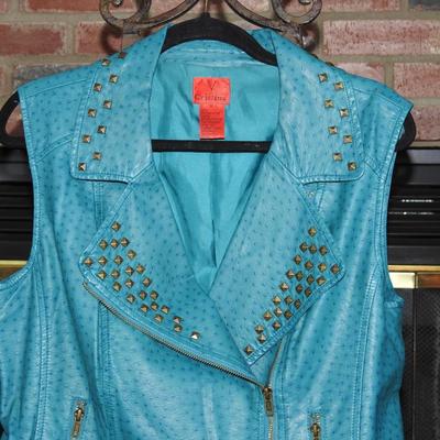 Womanâ€™s vest