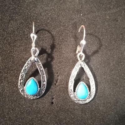 PENDANT AND PIERCED EARRINGS IN STERLING AND TURQUOISE