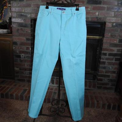 Gloria Vanderbilt womanâ€™s slacks