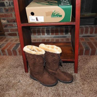 Women's boots size 8