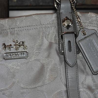 Coach Madison silver signature shoulder bag
