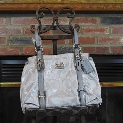 Coach Madison silver signature shoulder bag