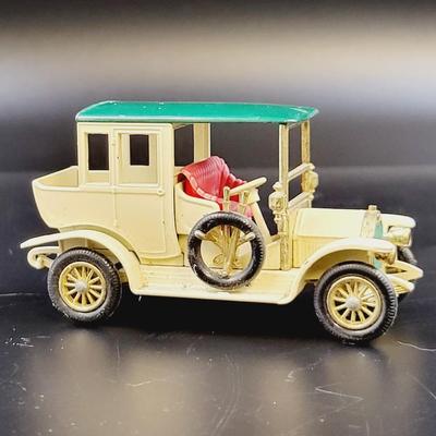 MODELS OF YESTERYEAR  - 1910 BENZ LIMOUSINE