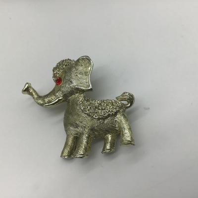 Vintage Gold Tone Elephant ðŸ˜ Pin