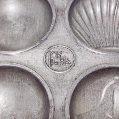 FUN MULTI DESIGN VINTAGE MINUTE MAID MUFFIN TIN MADE IN USA