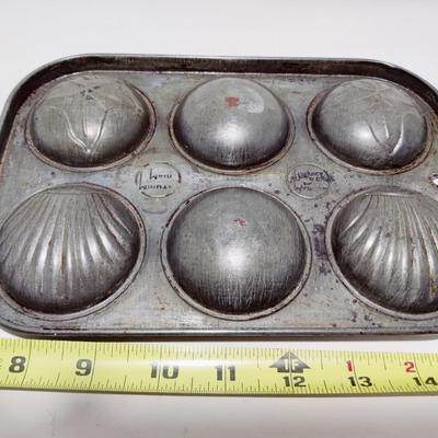 FUN MULTI DESIGN VINTAGE MINUTE MAID MUFFIN TIN MADE IN USA