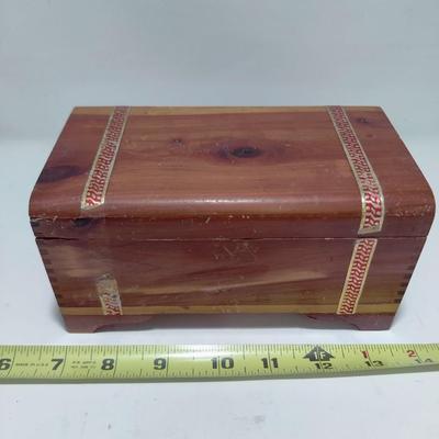 FANTASTIC WOODEN TRINKET BOX