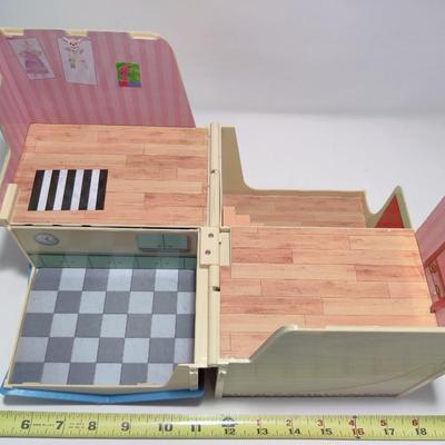 FUN OLIVIA 2-IN-1 FLIP OPEN PLAY HOUSE