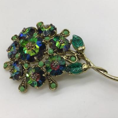 Gorgeous Vintage Brooch With stones