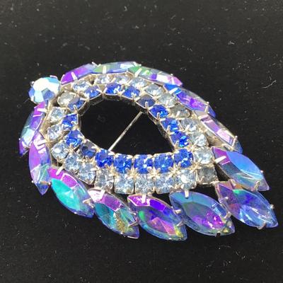 Vintage Juliana D&E For Sarah Coventry Rhinestone Brooch Blue Lagoon Signed