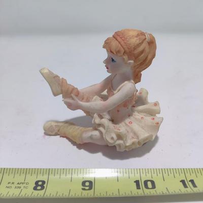 LOVELY LITTLE GIRL BALLERINA FIGURINE