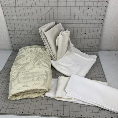 #35 Table Linens & Cloth