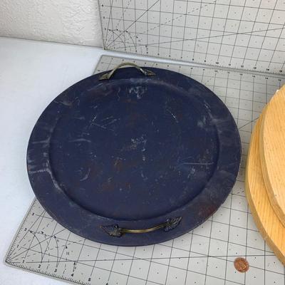 #87 Oval Wood Boards & Blue Plate