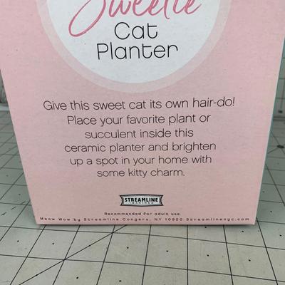 #94 Sweetie Cat Planter