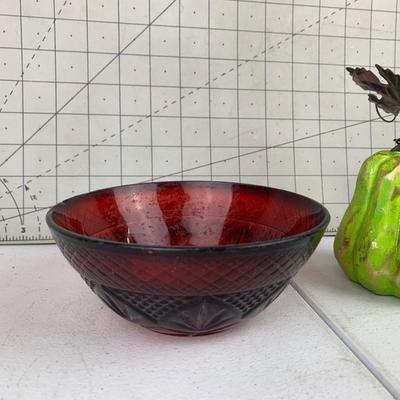 #101 Pear Decor & Red Bowl